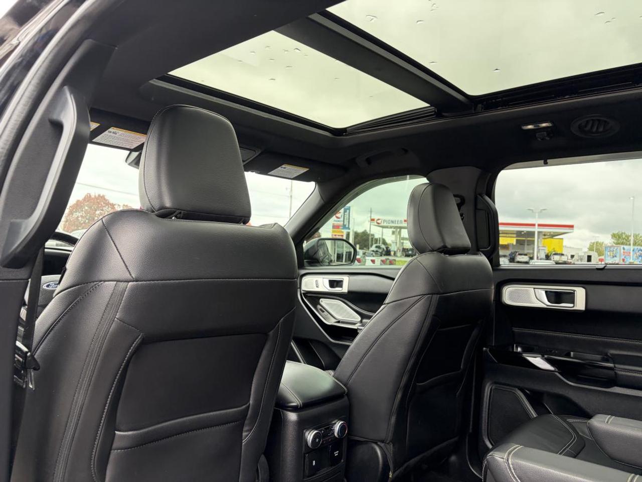 2022 Ford Explorer ST Photo