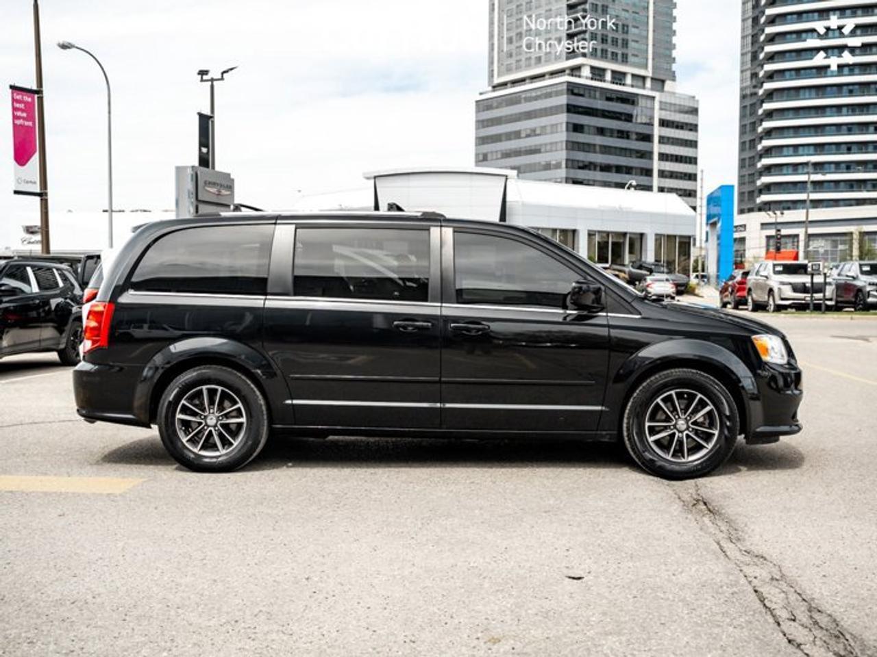 2017 Dodge Grand Caravan SXT Premium Plus Photo