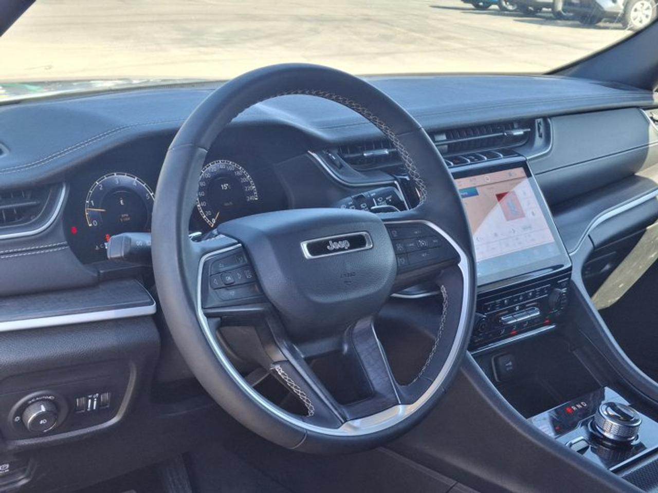 2024 Jeep Grand Cherokee Limited 4X4 | Pano Sunroof | Leather | 360 Camera | Cooled + Heated Seats | Adaptive Cruise & More ! Photo