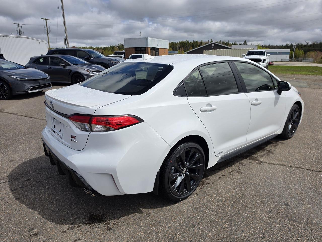 2026 Toyota Corolla COROLLA HYBRID SE AWD Photo4