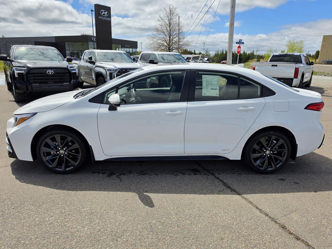 2026 Toyota Corolla COROLLA HYBRID SE AWD Photo1