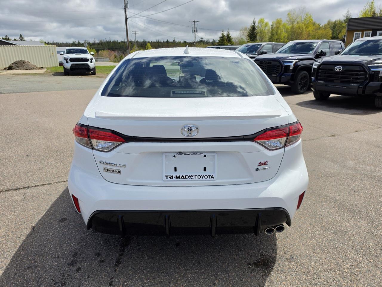 2026 Toyota Corolla COROLLA HYBRID SE AWD Photo3