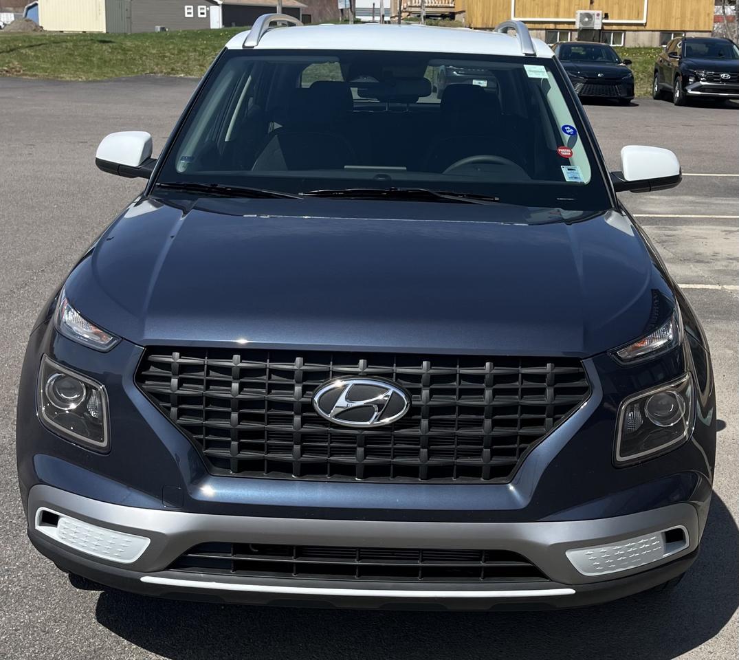 2026 Hyundai Venue Preferred TWO-TONE TWO-TONE Photo