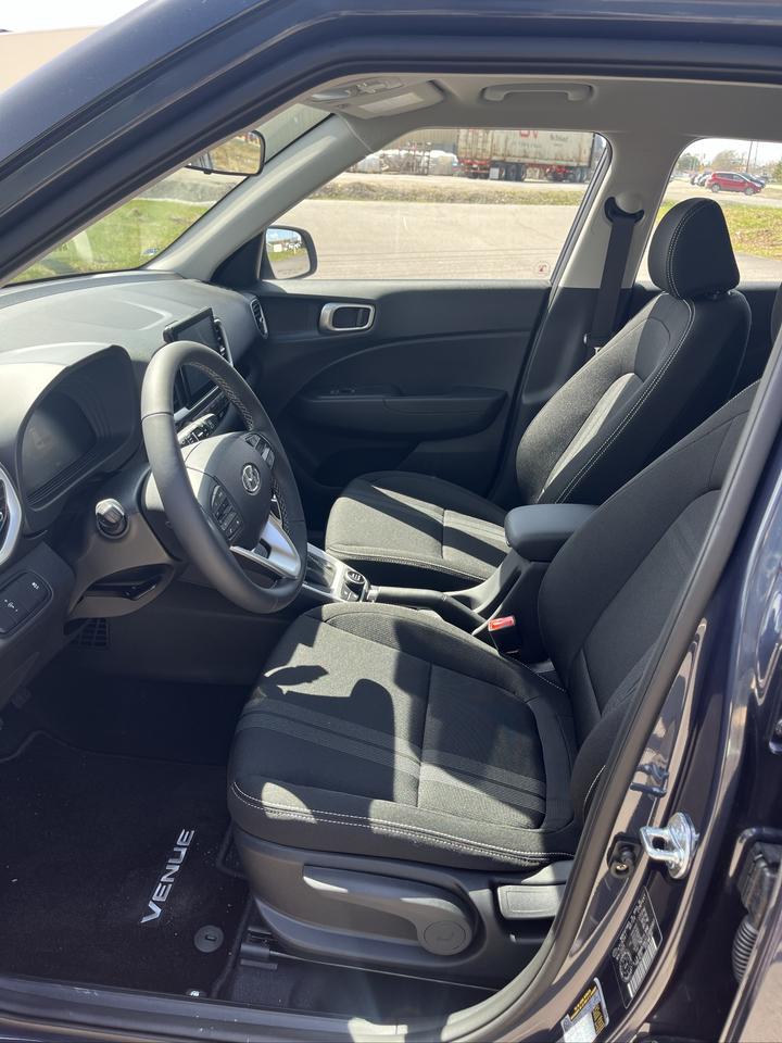 2026 Hyundai Venue Preferred TWO-TONE TWO-TONE Photo