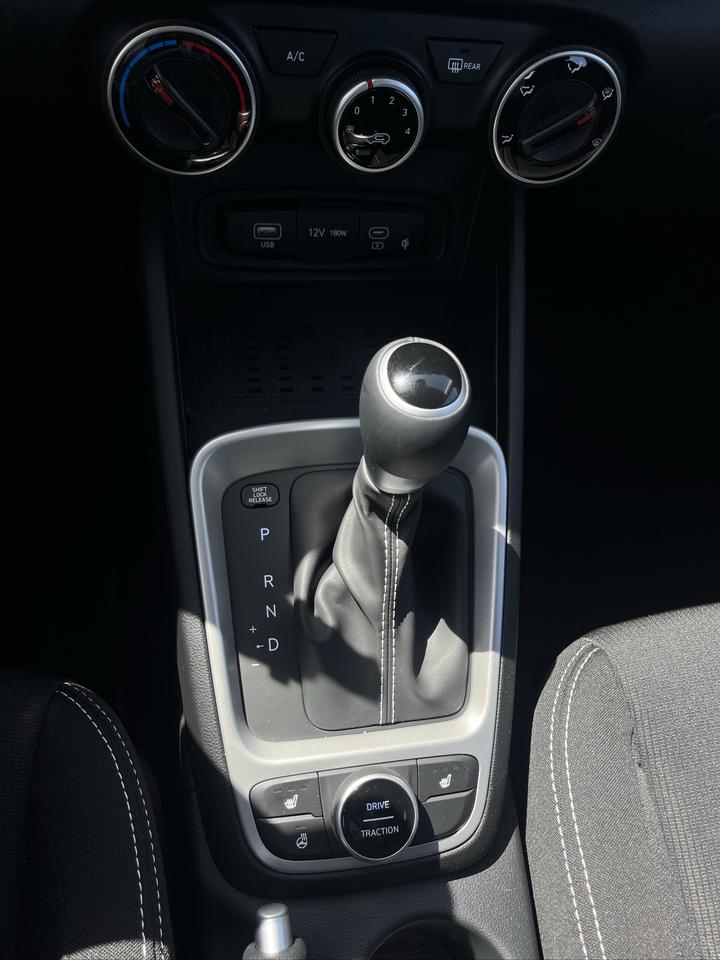 2026 Hyundai Venue Preferred TWO-TONE TWO-TONE Photo