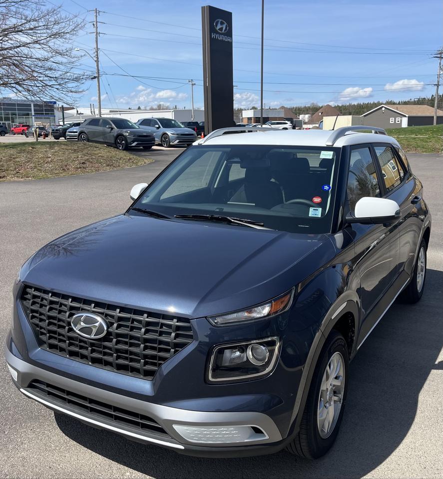 2026 Hyundai Venue Preferred TWO-TONE TWO-TONE Photo