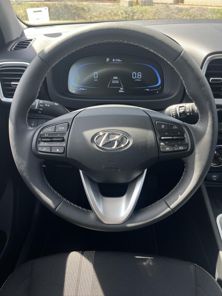 2026 Hyundai Venue Preferred TWO-TONE TWO-TONE Photo