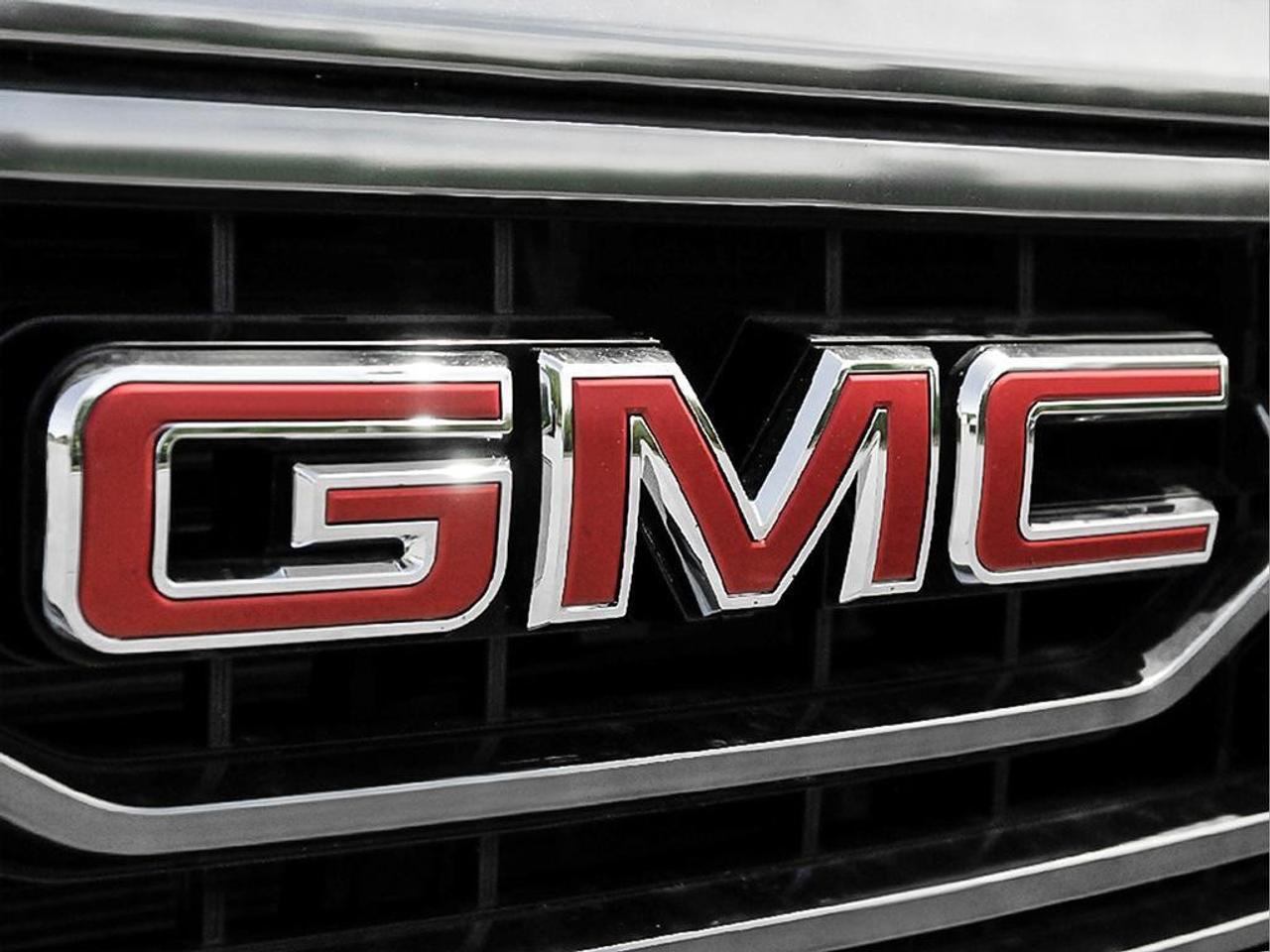 2026 GMC Sierra 1500 Crew Cab Short Box 4-Wheel Drive AT4 Photo