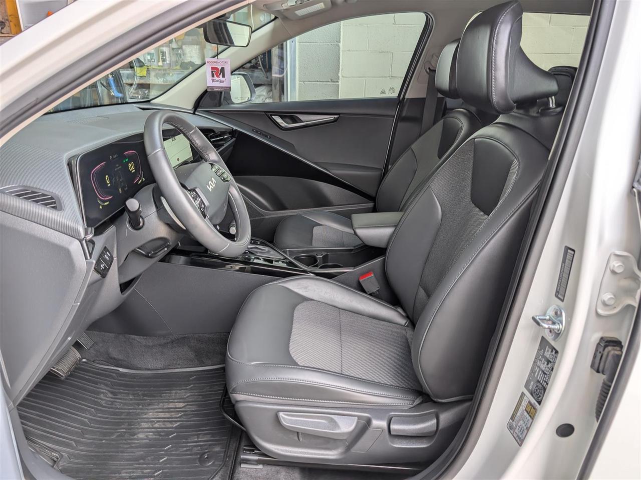 2025 Kia NIRO HEV EX - NAVI - REVERSE CAM - TECH FEATURES Photo