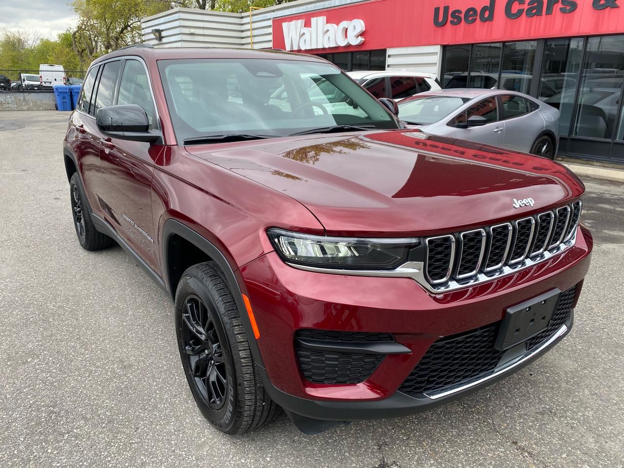 Used 2023 Jeep Grand Cherokee Laredo 4WD | Power Rear Lift-Gate | Apple CarPlay | Android Auto for sale in Ottawa, ON