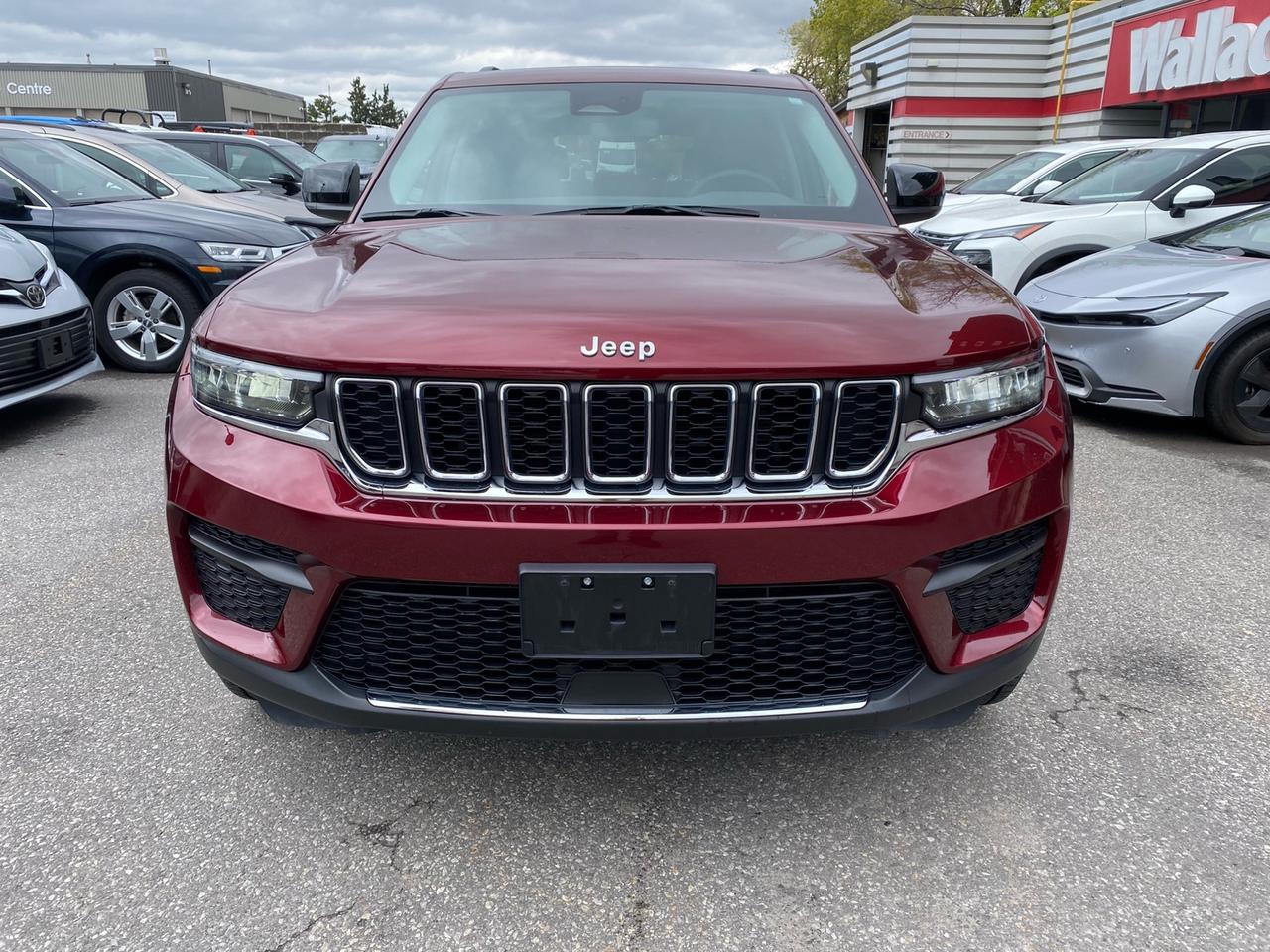 2023 Jeep Grand Cherokee Laredo 4WD | Power Rear Lift-Gate | Apple CarPlay | Android Auto Photo