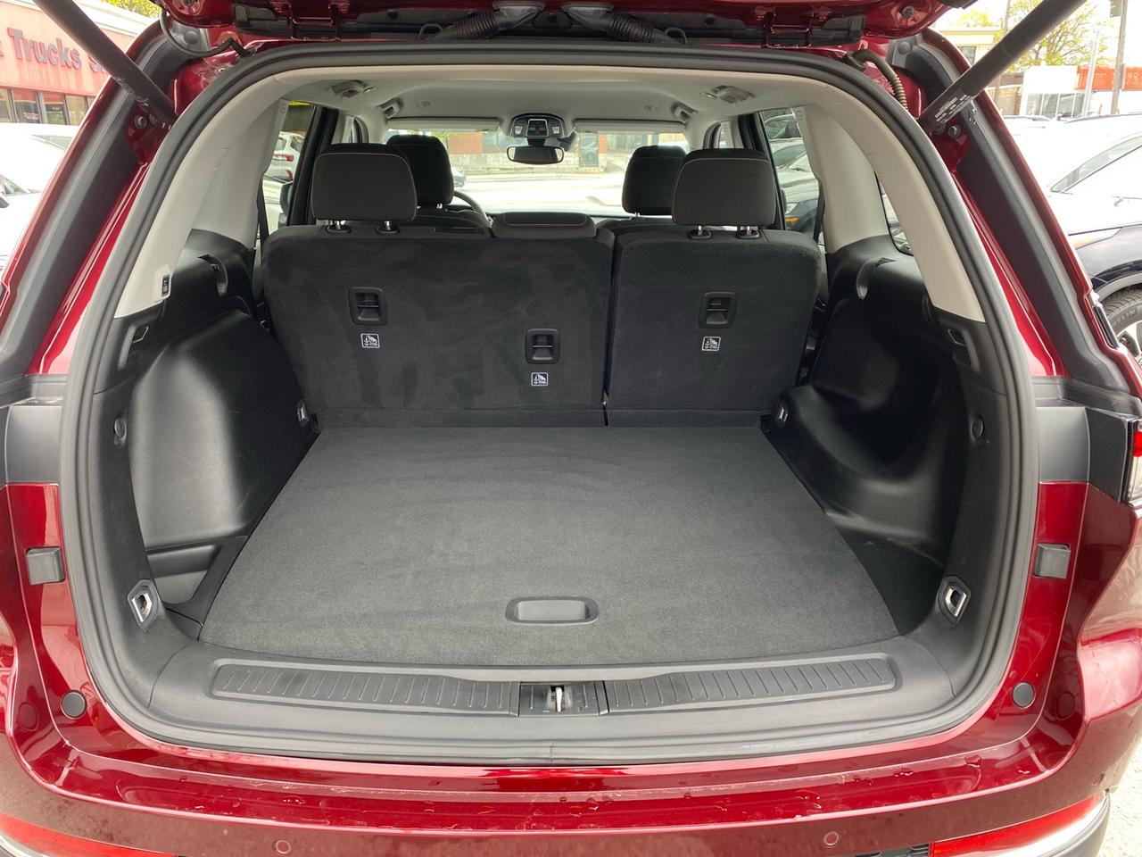 2023 Jeep Grand Cherokee Laredo 4WD | Power Rear Lift-Gate | Apple CarPlay | Android Auto Photo