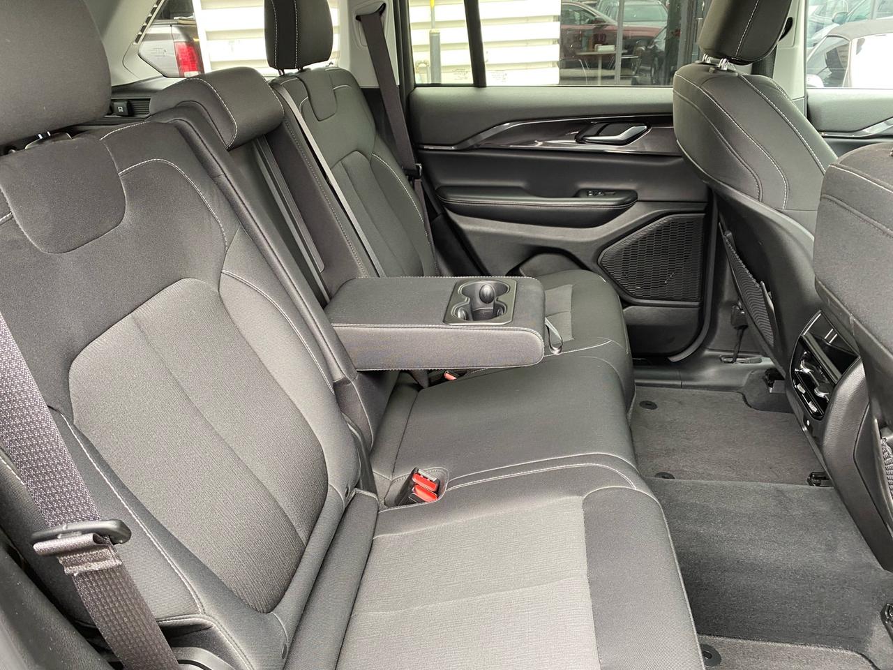 2023 Jeep Grand Cherokee Laredo 4WD | Power Rear Lift-Gate | Apple CarPlay | Android Auto Photo