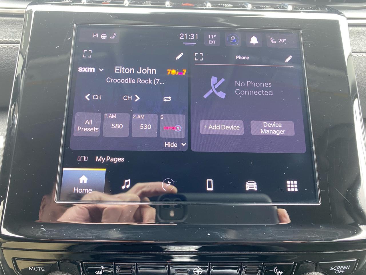 2023 Jeep Grand Cherokee Laredo 4WD | Power Rear Lift-Gate | Apple CarPlay | Android Auto Photo