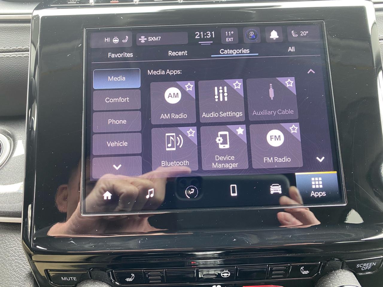 2023 Jeep Grand Cherokee Laredo 4WD | Power Rear Lift-Gate | Apple CarPlay | Android Auto Photo