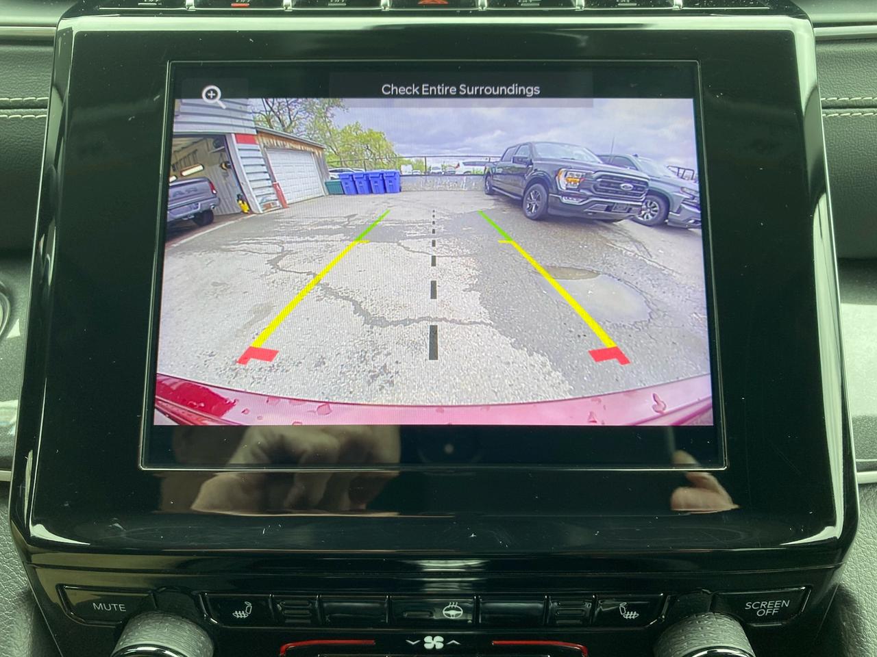 2023 Jeep Grand Cherokee Laredo 4WD | Power Rear Lift-Gate | Apple CarPlay | Android Auto Photo