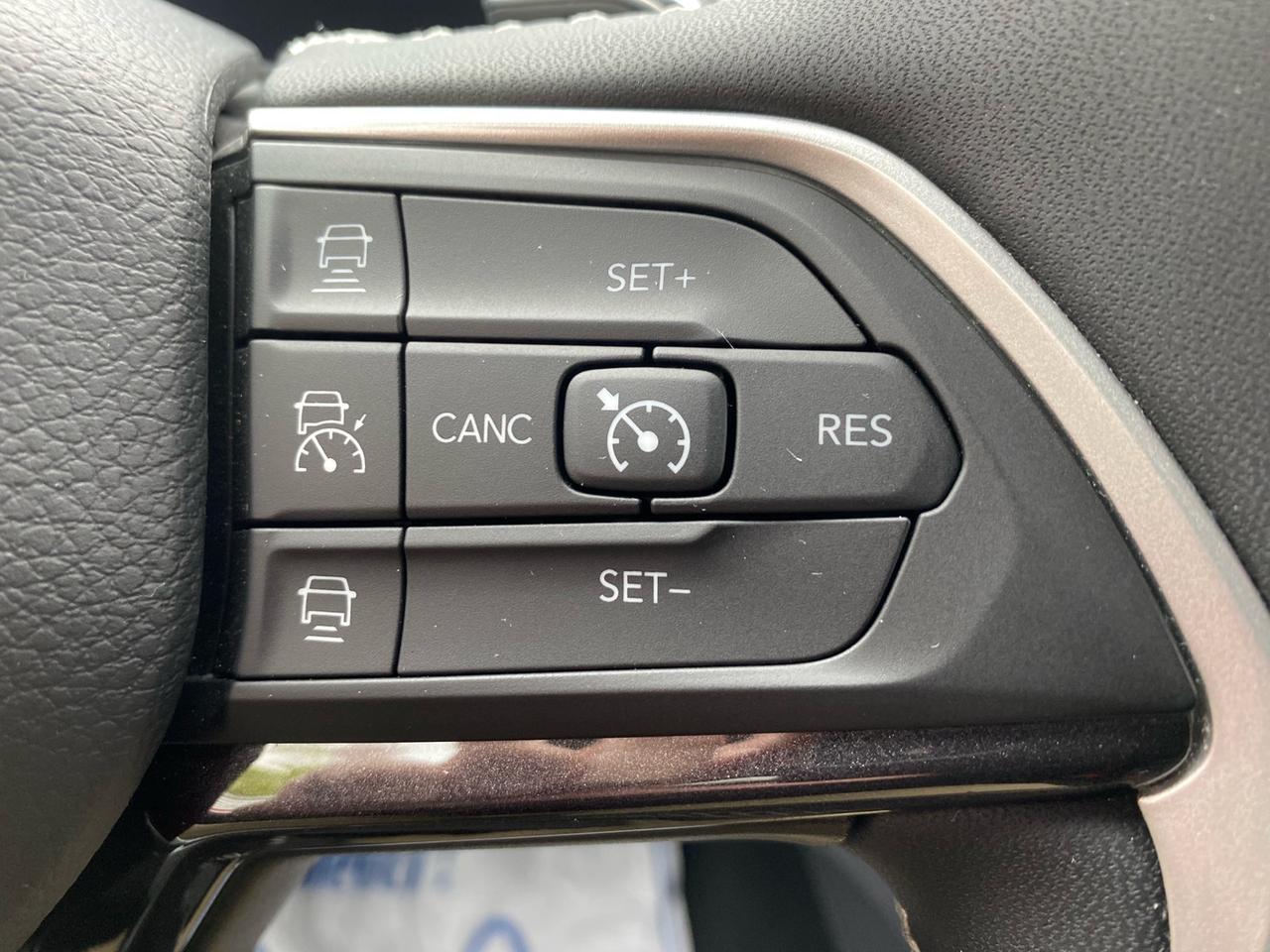2023 Jeep Grand Cherokee Laredo 4WD | Power Rear Lift-Gate | Apple CarPlay | Android Auto Photo