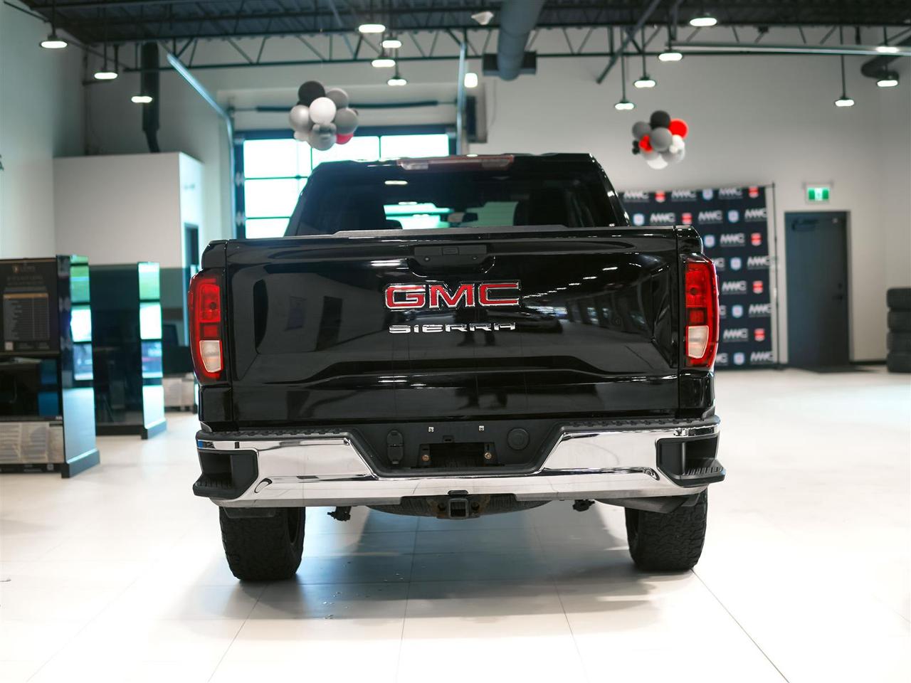 2020 GMC Sierra 1500 CREW CAB | SLE 5.3L V8 4X4 | NO ACCIDENTS Photo