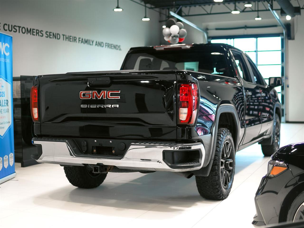 2020 GMC Sierra 1500 CREW CAB | SLE 5.3L V8 4X4 | NO ACCIDENTS Photo