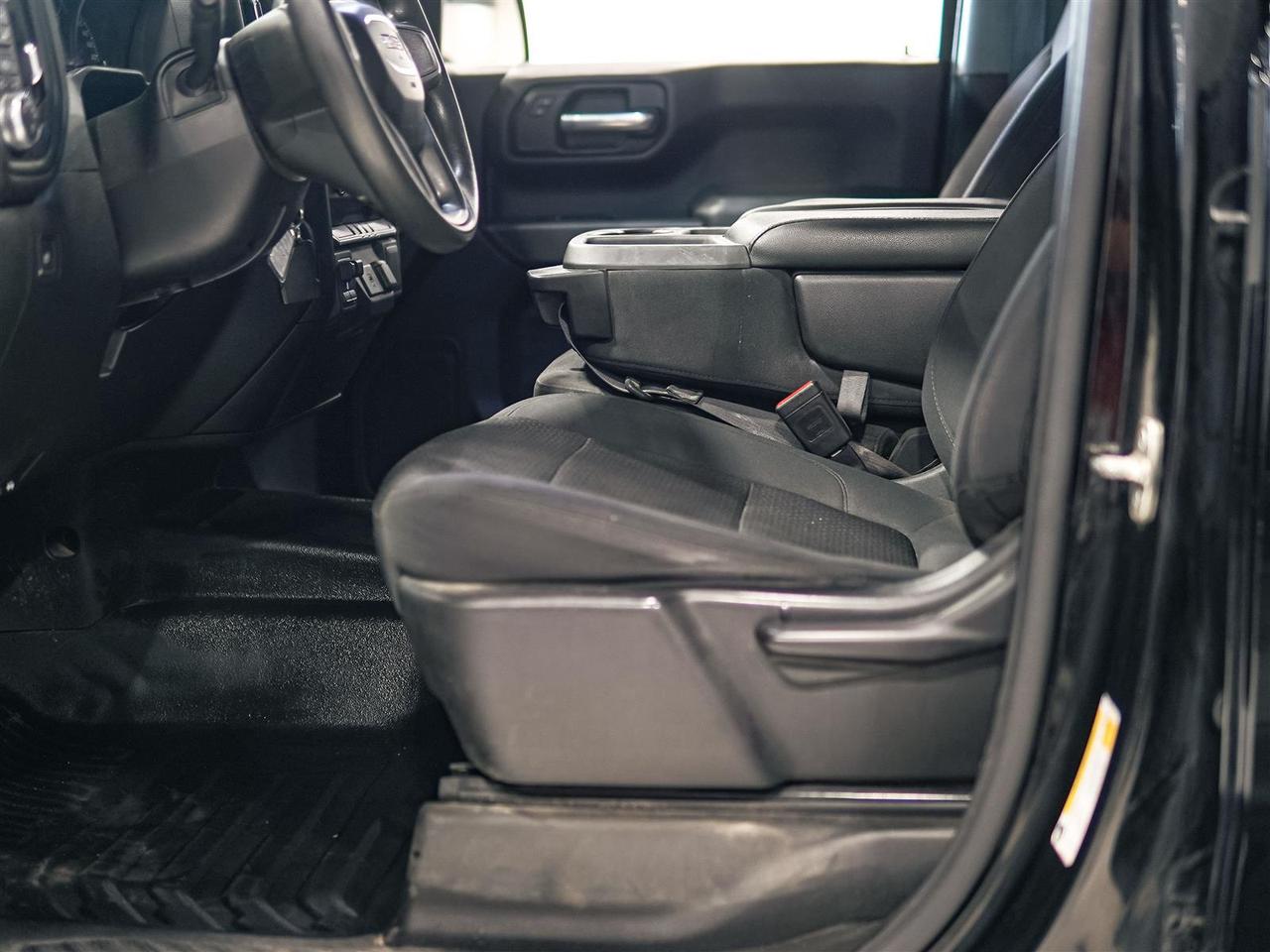 2020 GMC Sierra 1500 CREW CAB | SLE 5.3L V8 4X4 | NO ACCIDENTS Photo