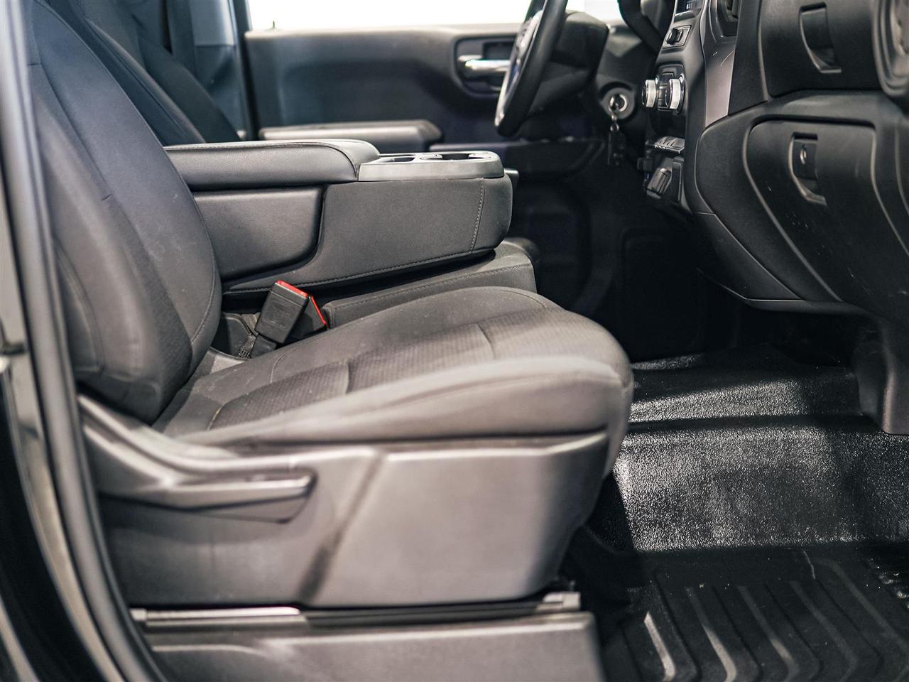2020 GMC Sierra 1500 CREW CAB | SLE 5.3L V8 4X4 | NO ACCIDENTS Photo