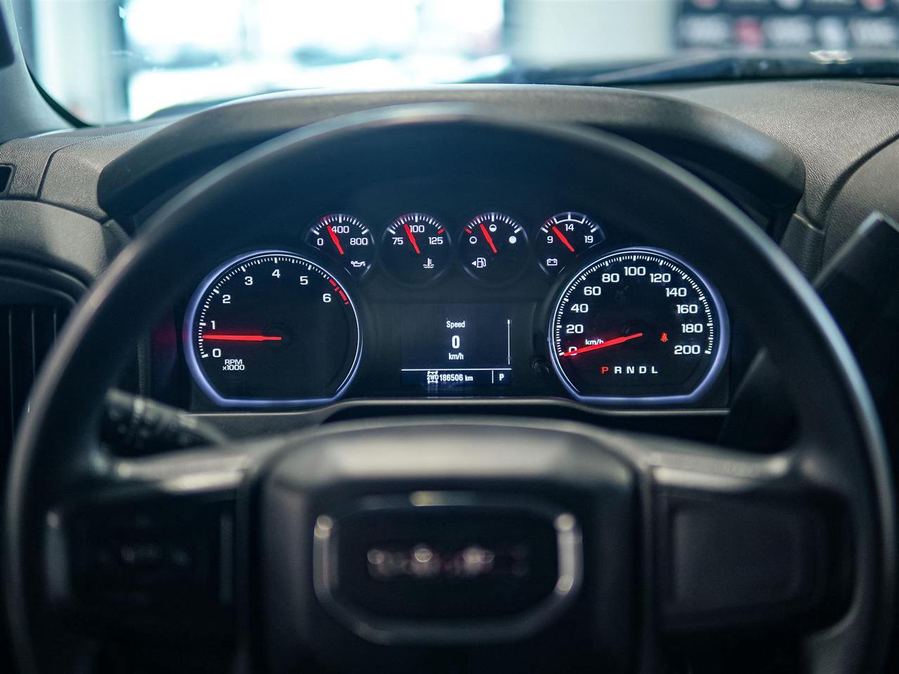 2020 GMC Sierra 1500 CREW CAB | SLE 5.3L V8 4X4 | NO ACCIDENTS Photo