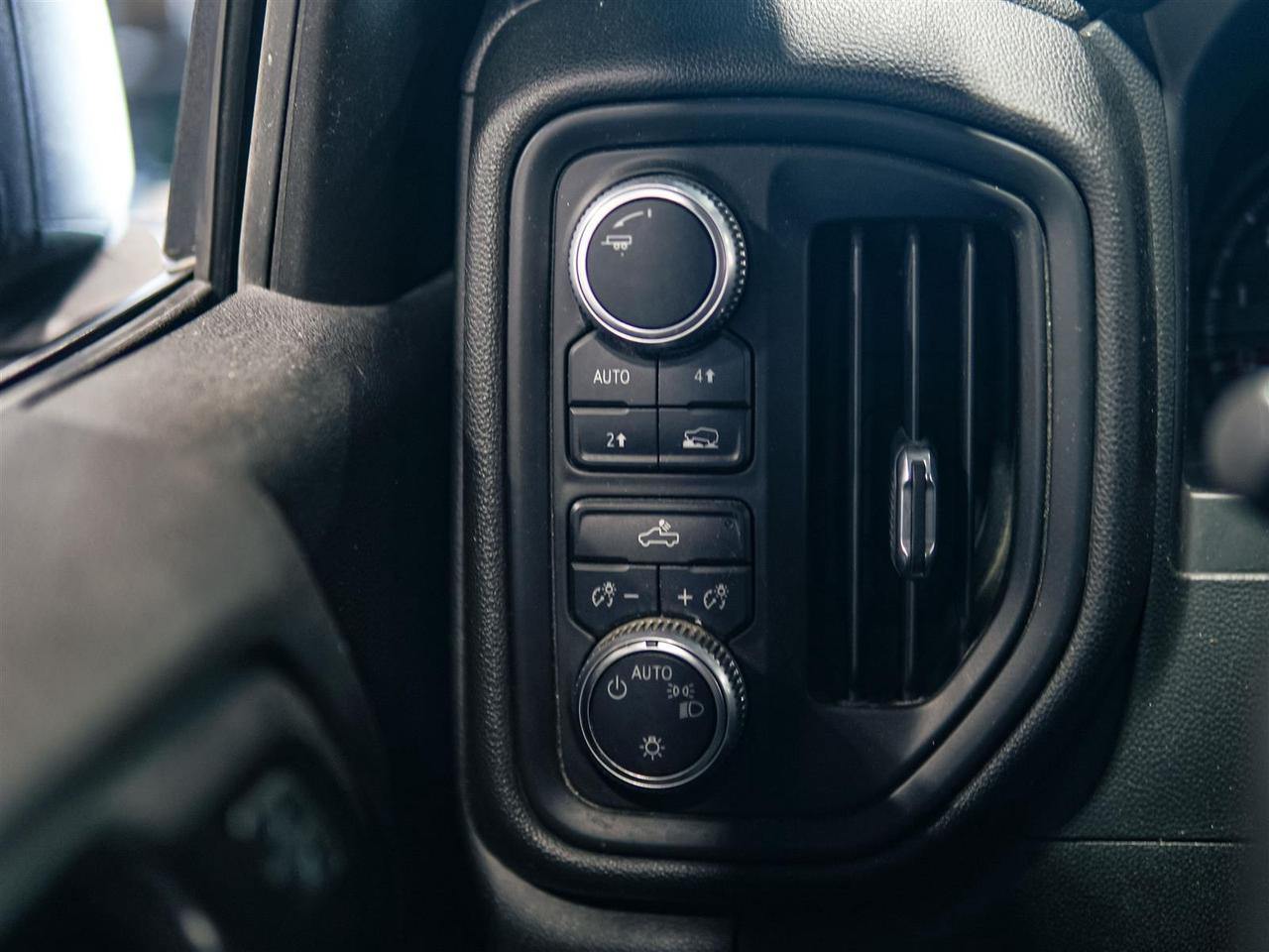 2020 GMC Sierra 1500 CREW CAB | SLE 5.3L V8 4X4 | NO ACCIDENTS Photo