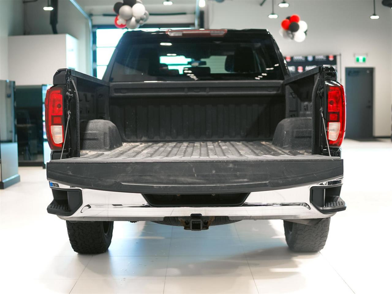 2020 GMC Sierra 1500 CREW CAB | SLE 5.3L V8 4X4 | NO ACCIDENTS Photo