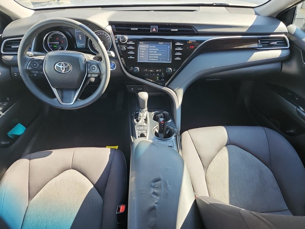 2019 Toyota Camry HYBRID HYBRID LE | NO ACCIDENTS | ALLOYS Photo