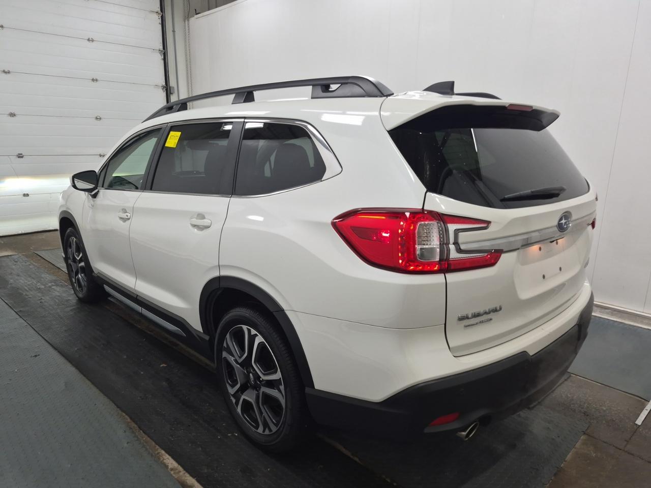 2024 Subaru ASCENT LIMITED | AWD | NO ACCIDENTS | LEATHER | PANO | NAV Photo