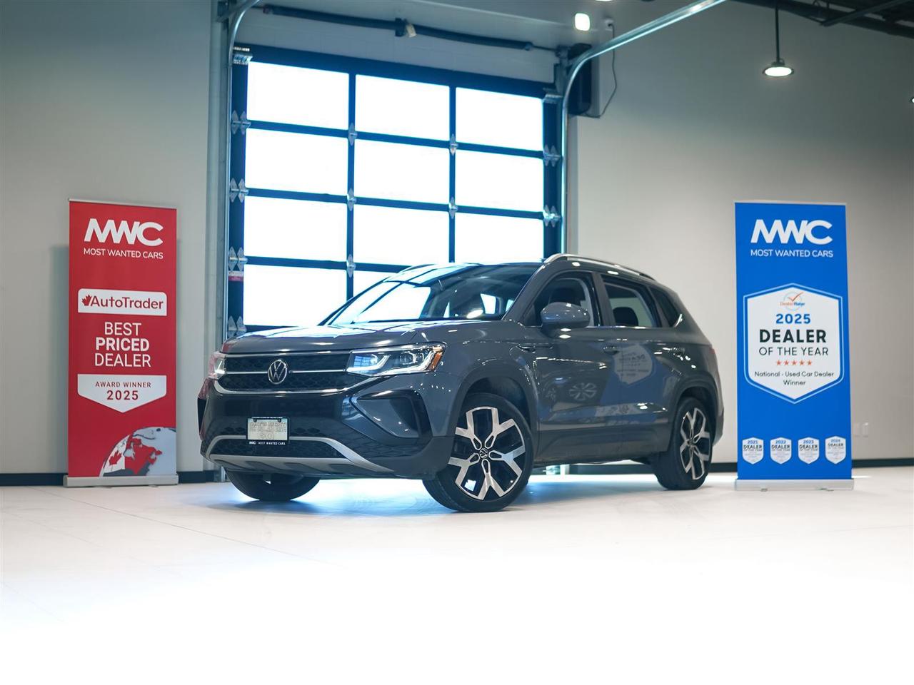 2022 Volkswagen Taos HIGHLINE | AWD | LEATHER | NAV | PANO ROOF | NO ACCIDENTS Photo