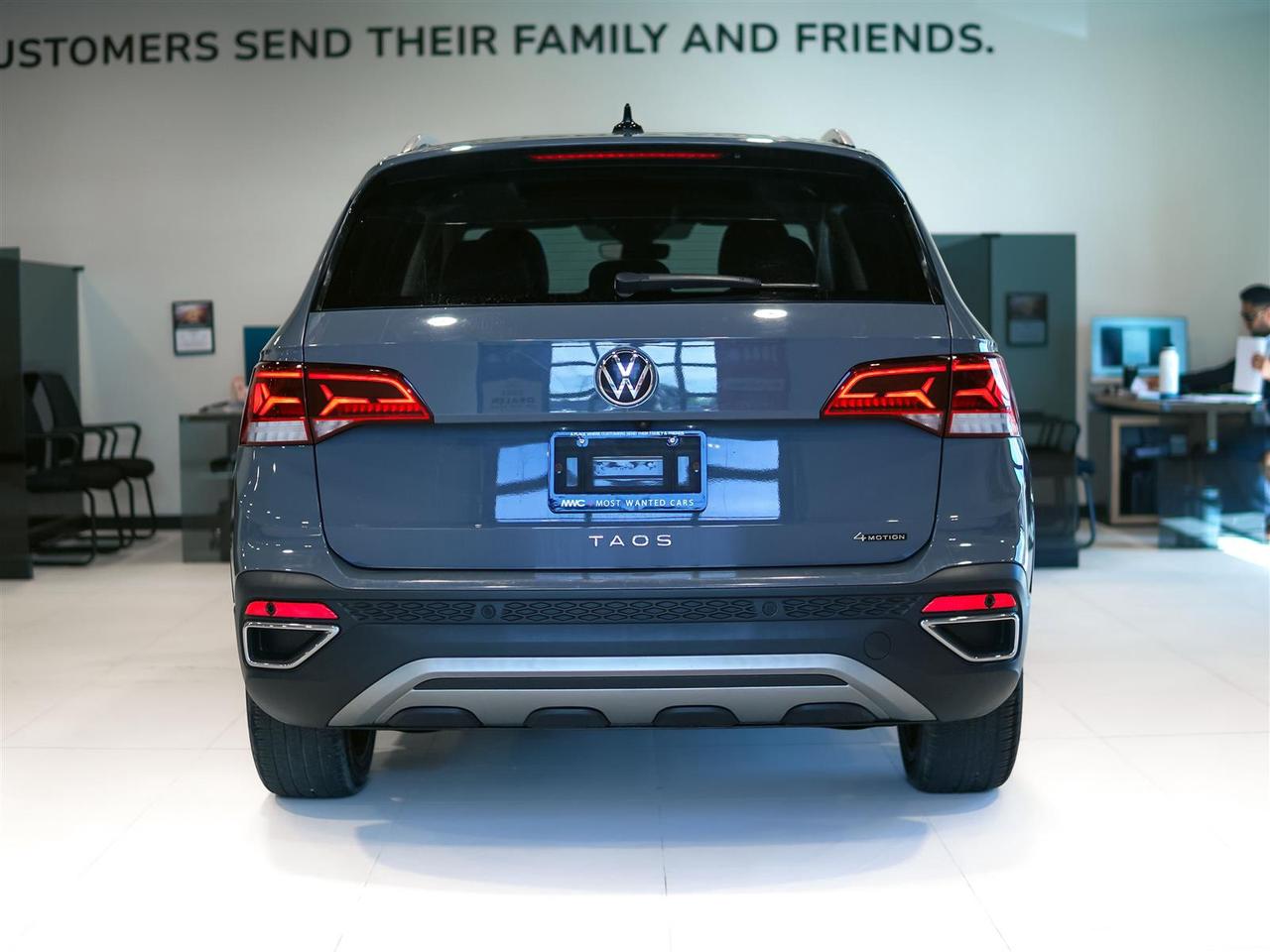 2022 Volkswagen Taos HIGHLINE | AWD | LEATHER | NAV | PANO ROOF | NO ACCIDENTS Photo