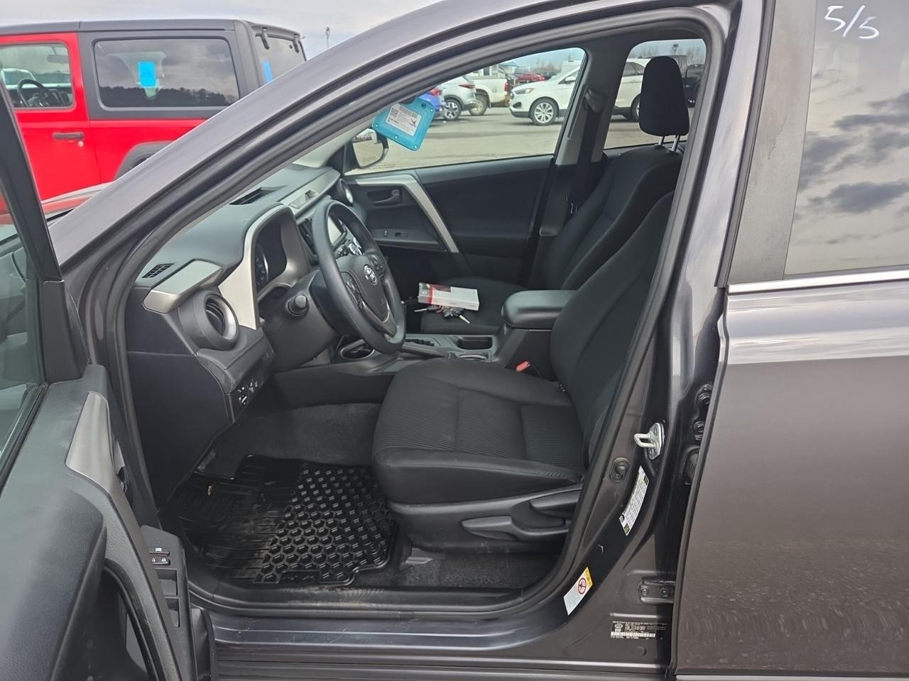 2017 Toyota RAV4 LE | NO ACCIDENTS | HEATED SEATS Photo