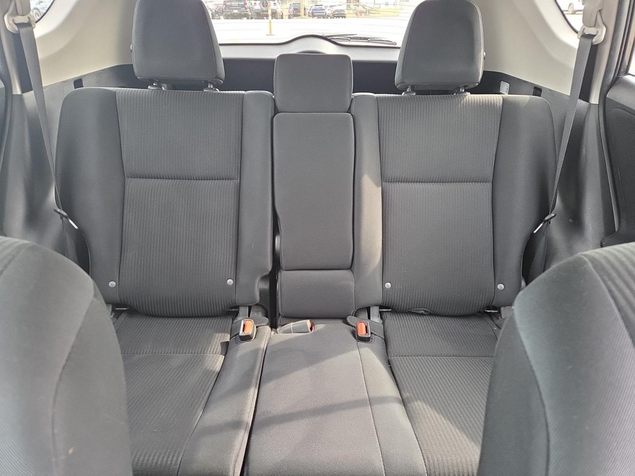 2017 Toyota RAV4 LE | NO ACCIDENTS | HEATED SEATS Photo