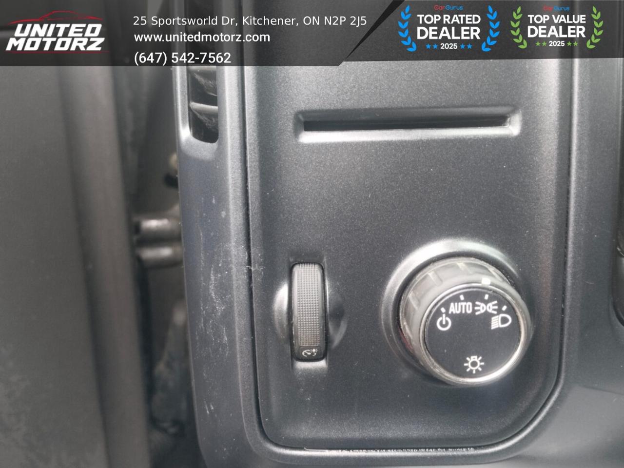 2015 GMC Sierra 1500 4WD CREW CAB~21 SERVICE RECORDS~NO ACCID Photo