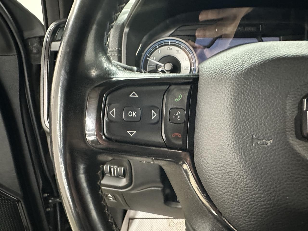 2022 RAM 1500 Limited | POWER RUNNING BOARDS | AIR SUSPENSION Photo8