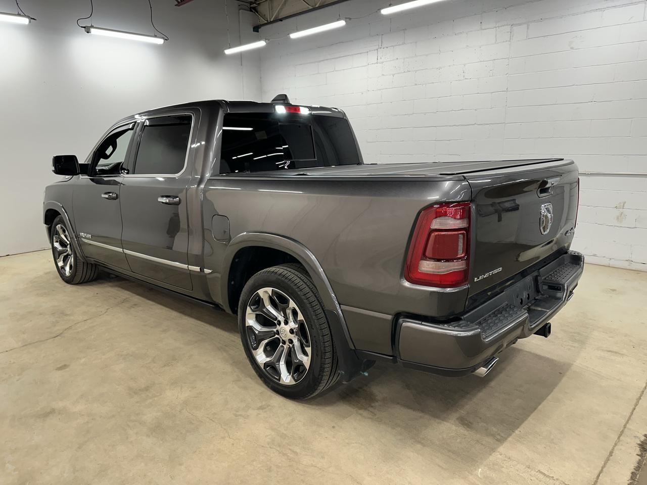 2022 RAM 1500 Limited | POWER RUNNING BOARDS | AIR SUSPENSION Photo24