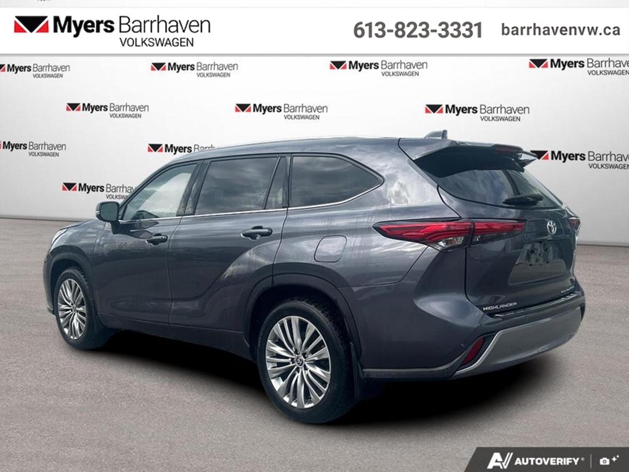 2022 Toyota Highlander Limited  - Sunroof -  Leather Seats Photo2