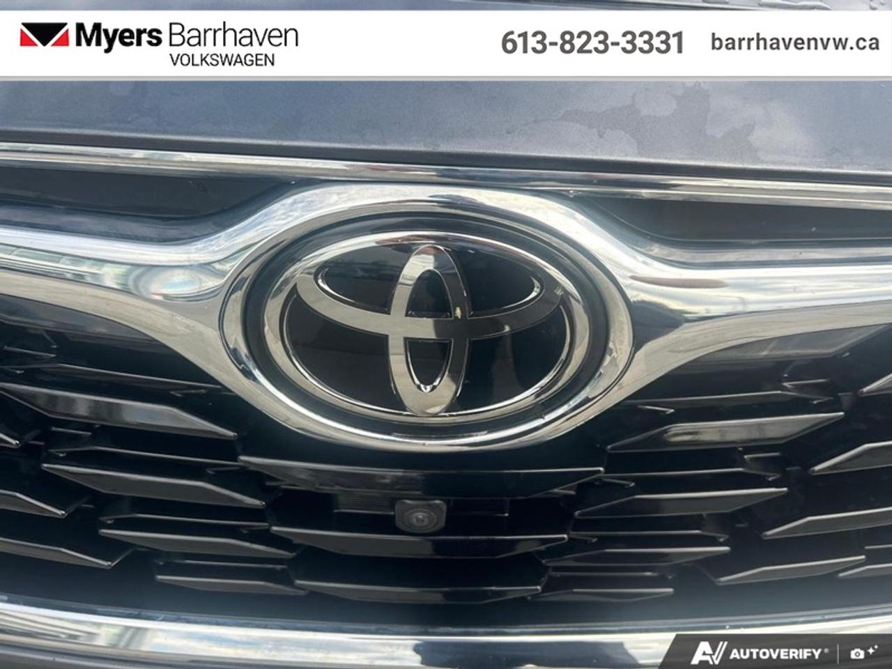 2022 Toyota Highlander Limited  - Sunroof -  Leather Seats Photo