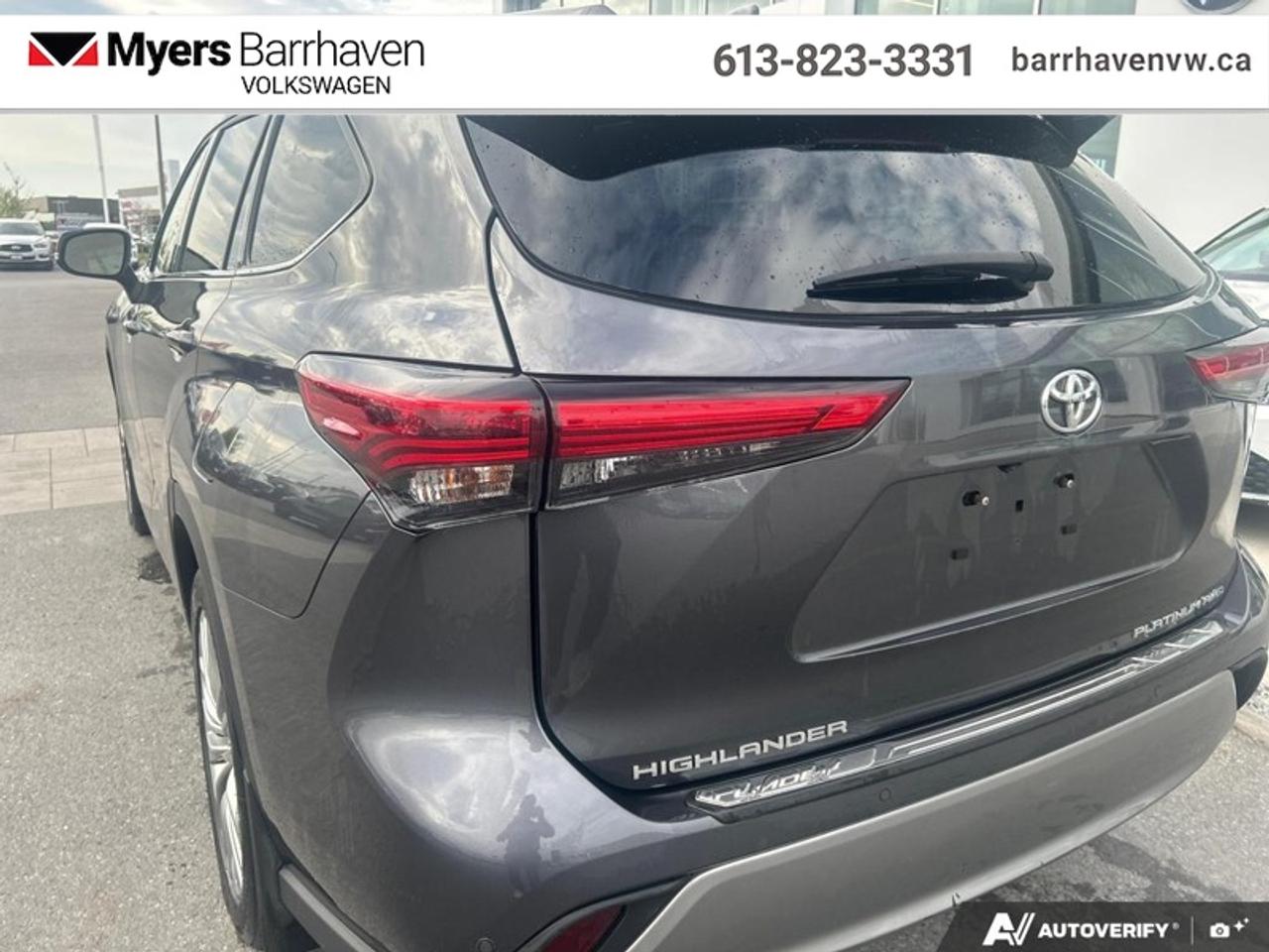 2022 Toyota Highlander Limited  - Sunroof -  Leather Seats Photo
