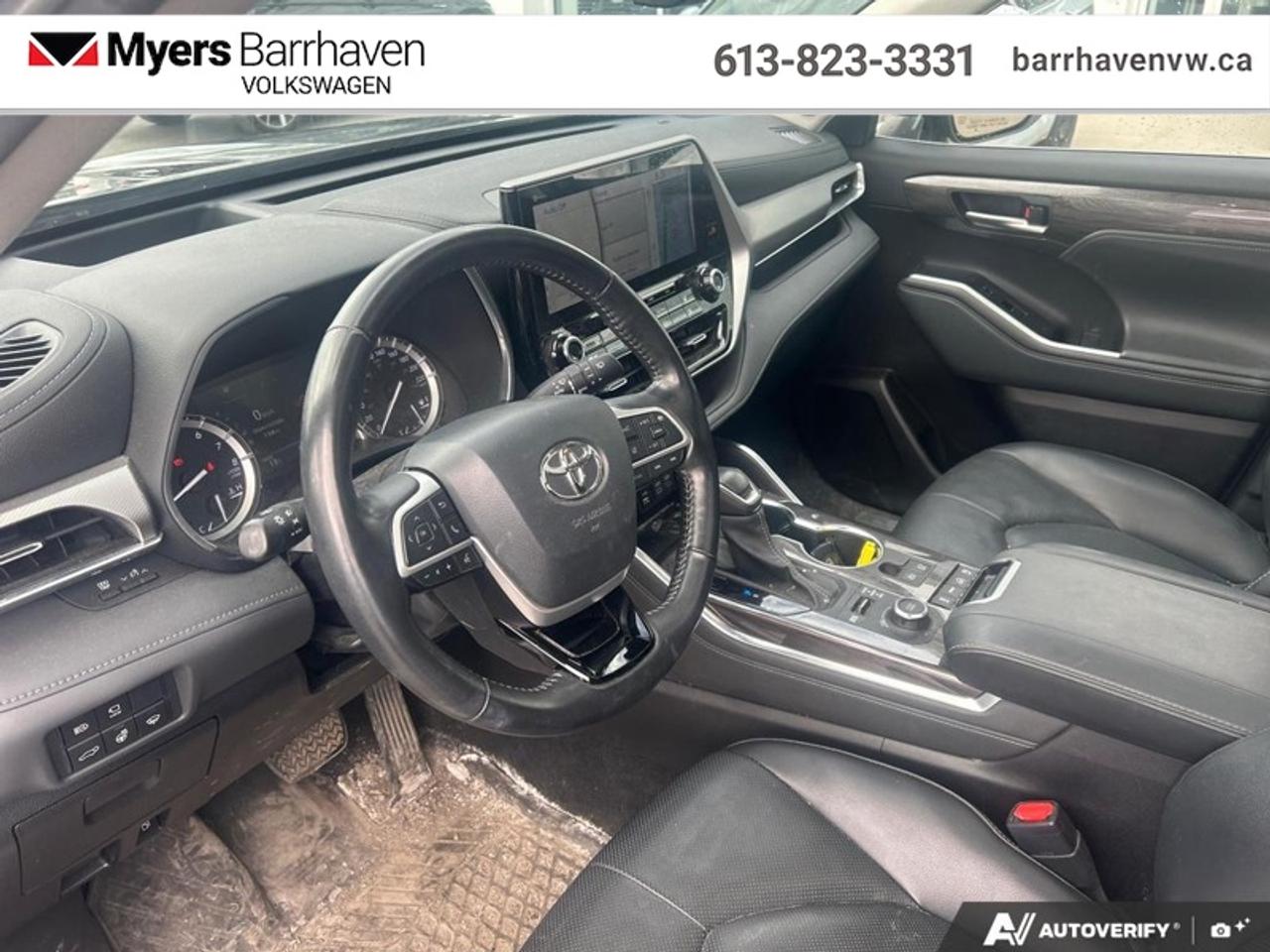 2022 Toyota Highlander Limited  - Sunroof -  Leather Seats Photo
