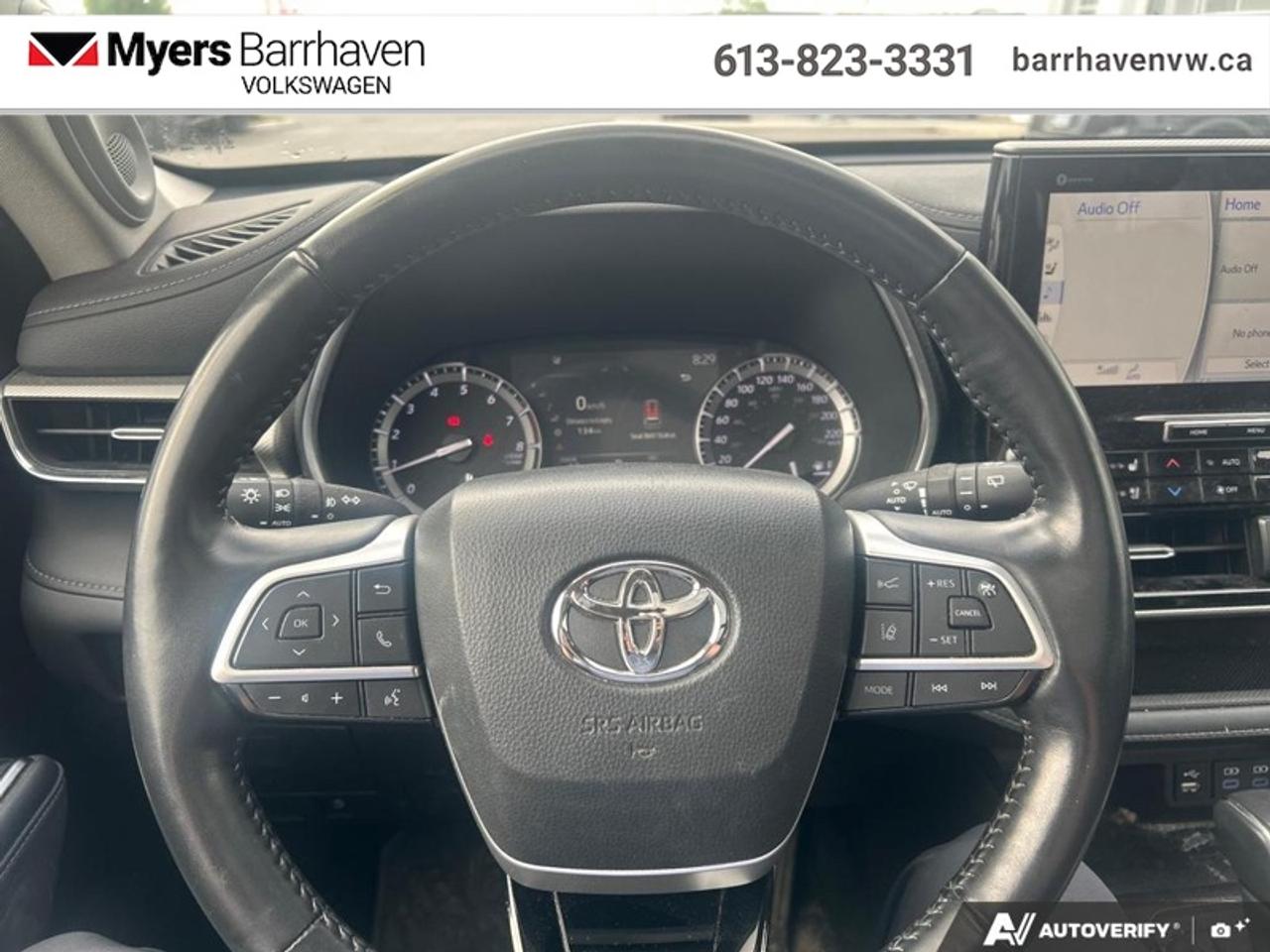 2022 Toyota Highlander Limited  - Sunroof -  Leather Seats Photo
