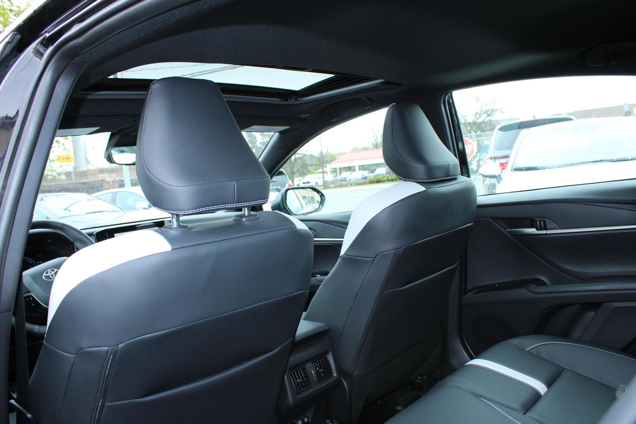 2025 Toyota Camry SE Photo