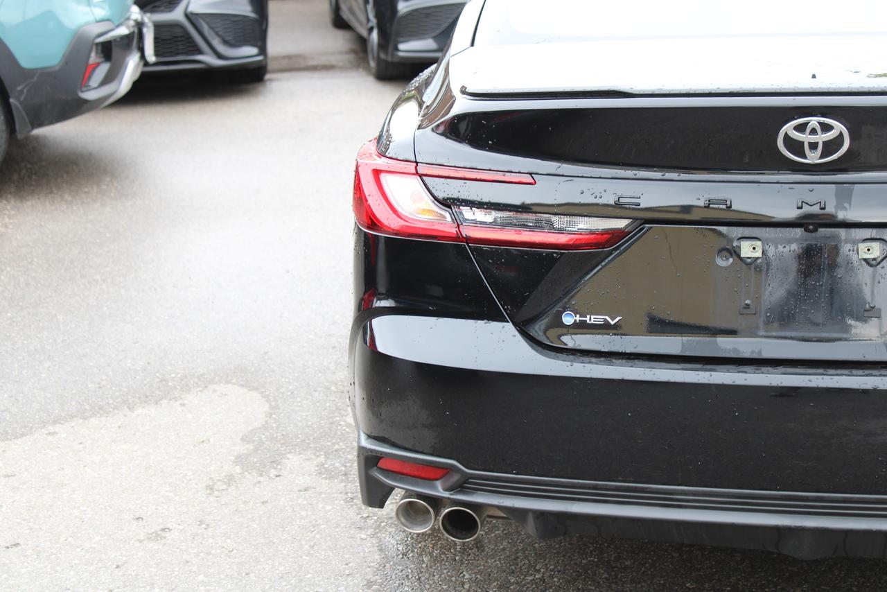 2025 Toyota Camry SE Photo
