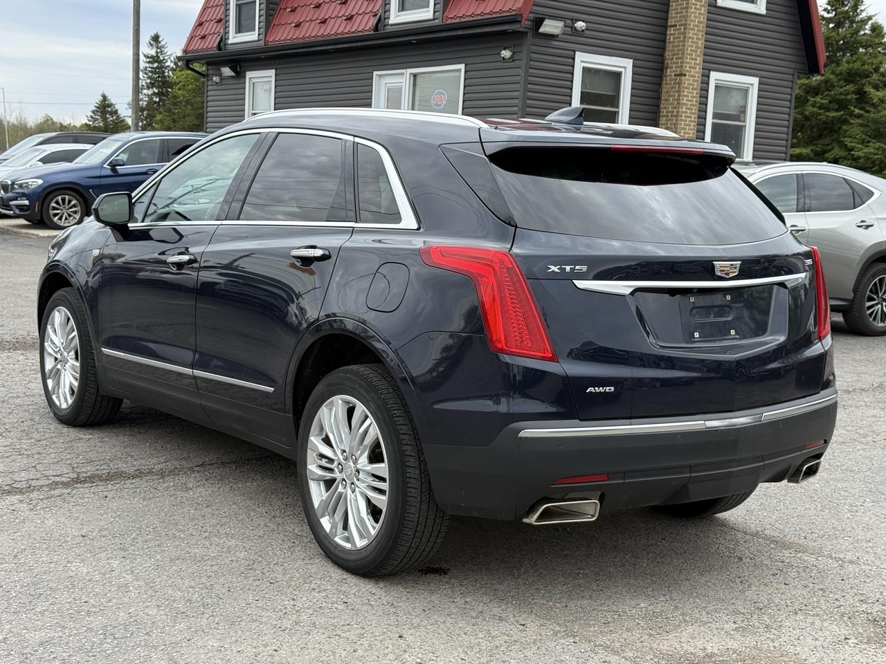 2017 Cadillac XT5 Premium Luxury AWD Photo4