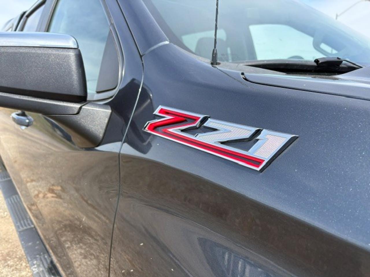 2020 Chevrolet Silverado 1500 LT Photo3