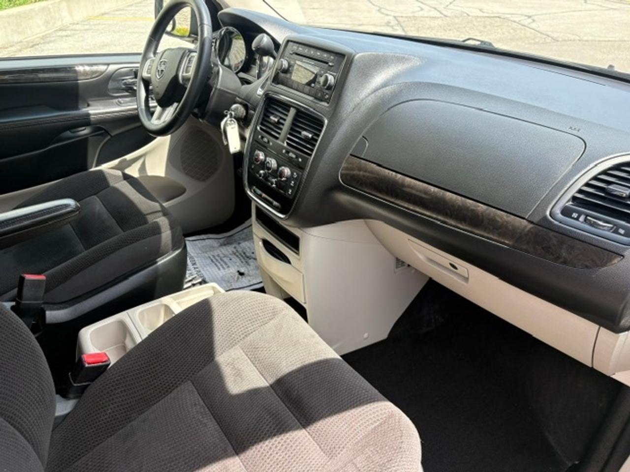 2017 Dodge Grand Caravan SXT **ONLY 57KM-FULL STOW N GO-1 OWNER-NO ACCIDENTS** Photo