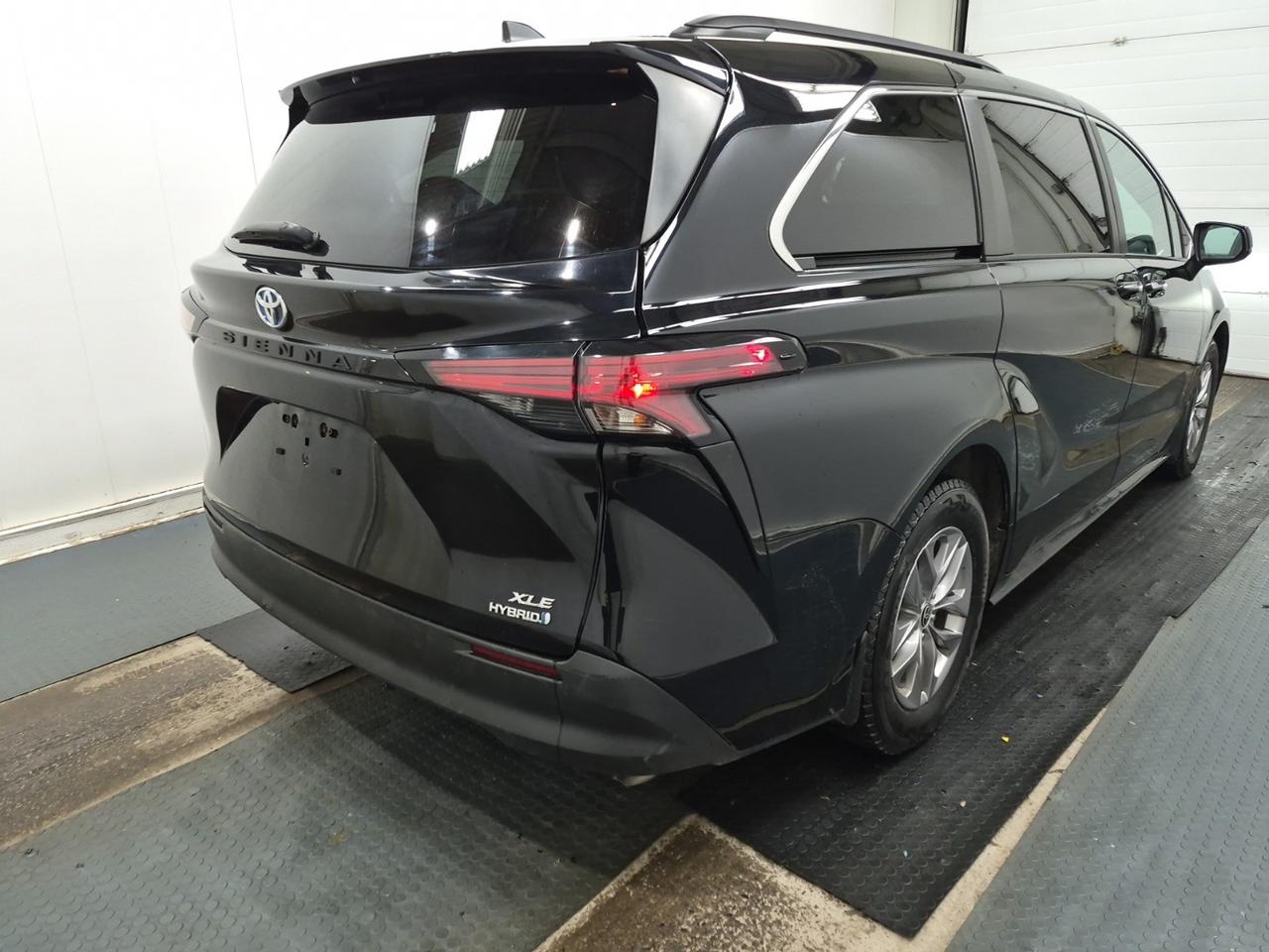 2022 Toyota Sienna XLE HYBRID |8 PASS|NO ACCIDENT|WOOD TRIM|SUNROOF| Photo