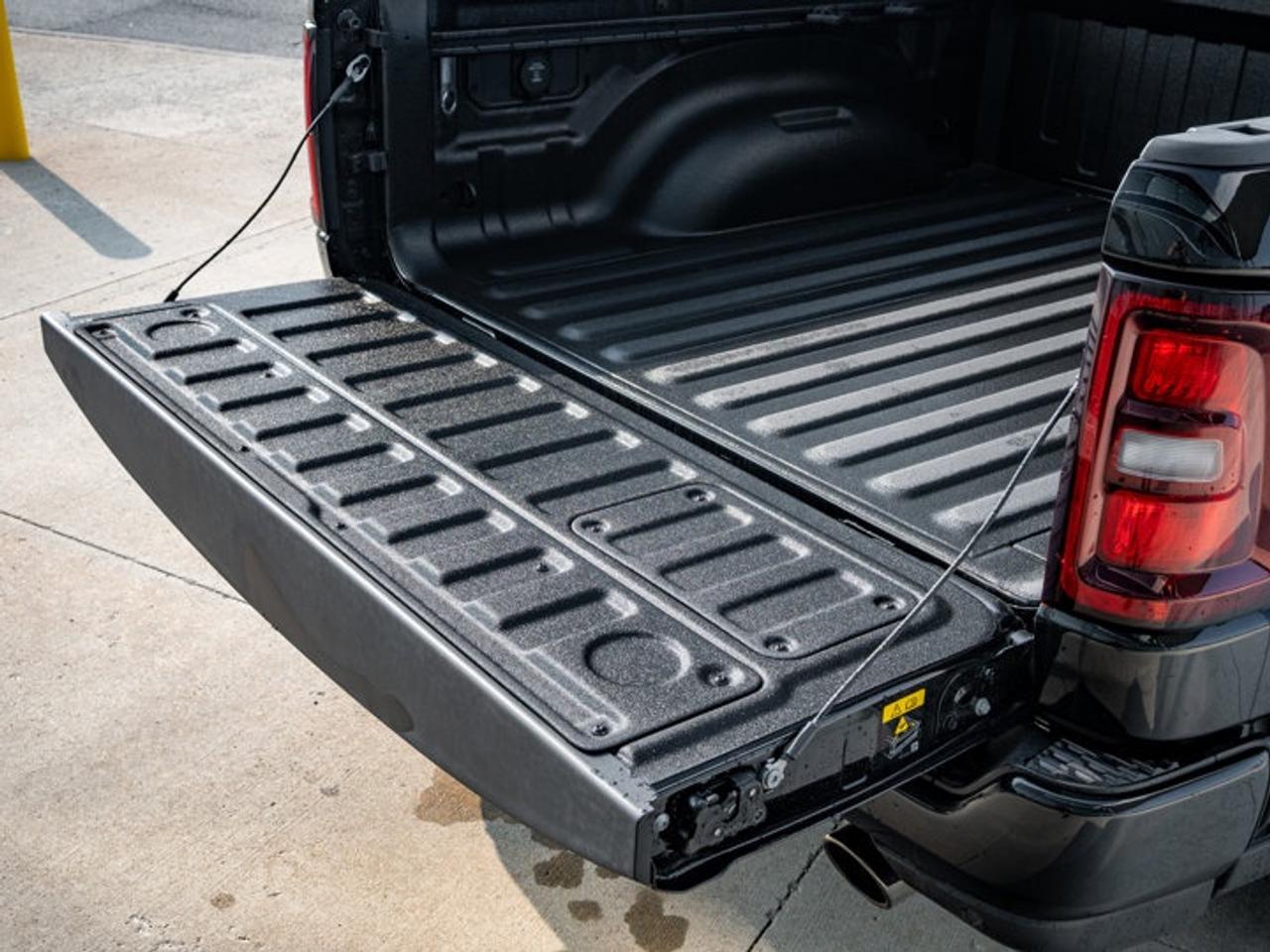 2025 RAM 1500 SPORT Photo