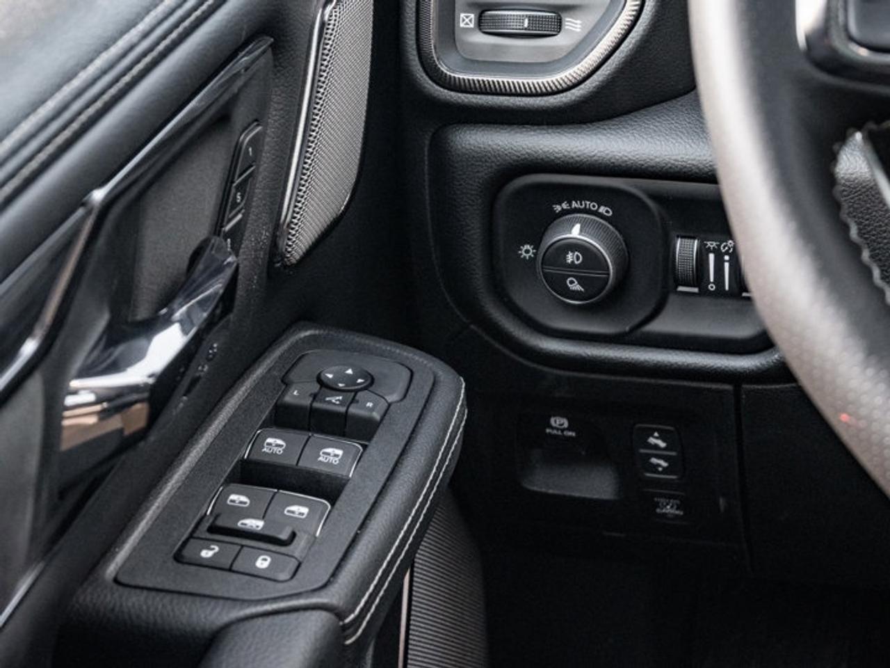 2025 RAM 1500 SPORT Photo